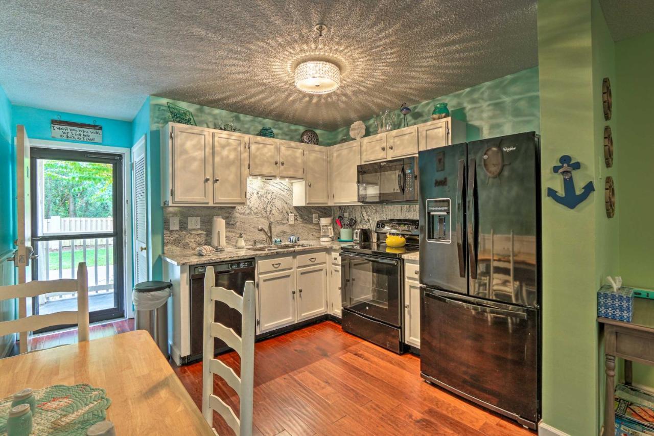 Colorful Hilton Head Condo With Beach And Pool Access! Хилтън Хед Айлънд Екстериор снимка