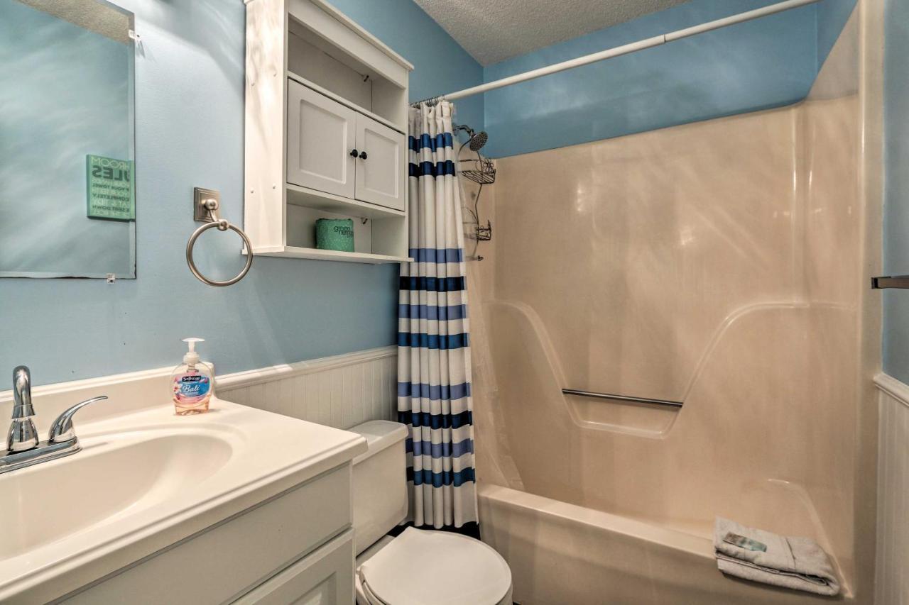 Colorful Hilton Head Condo With Beach And Pool Access! Хилтън Хед Айлънд Екстериор снимка