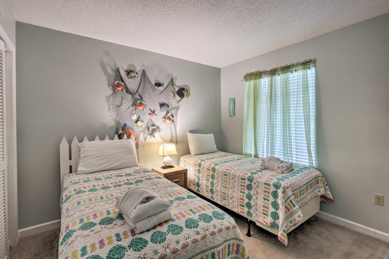 Colorful Hilton Head Condo With Beach And Pool Access! Хилтън Хед Айлънд Екстериор снимка
