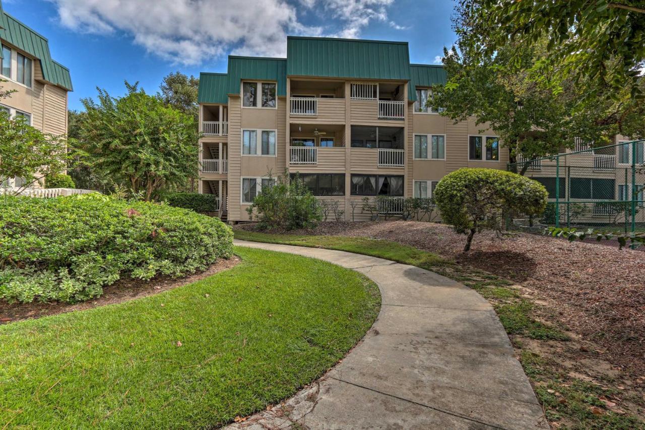 Colorful Hilton Head Condo With Beach And Pool Access! Хилтън Хед Айлънд Екстериор снимка